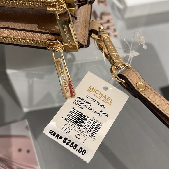 MICHAEL KORS LARGE DOUBLE ZIP WRISTLET wallet, clutch,
Bisque - Picture 9 of 16